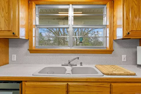 Kitchen - 91 E Main St, Greenbrier, AR 72058 photo 3 of 3