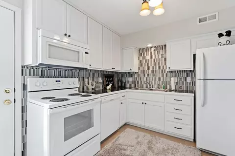 Kitchen - 2874 Prim Rd, Prim, AR 72130 photo 6 of 6