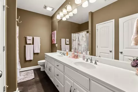 Bath - 1120 Calloway, Conway, AR 72034 photo 1 of 1