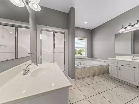 Bath - 163 Barbie Ln, Mount Ida, AR 71957 photo 1 of 3