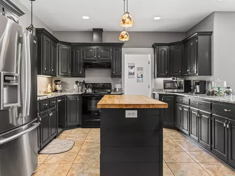 Kitchen - 163 Barbie Ln, Mount Ida, AR 71957 photo 1 of 5