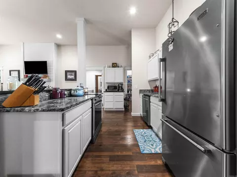 Kitchen - 163 Barbie Ln, Mount Ida, AR 71957 photo 4 of 5