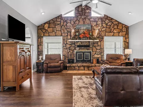 Living - 163 Barbie Ln, Mount Ida, AR 71957 photo 2 of 4