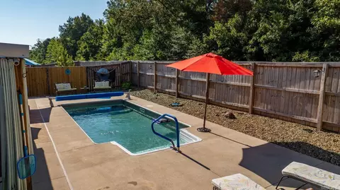 Exterior - 1015 Okeefe Ave, Conway, AR 72032 photo 7 of 17