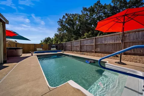 Exterior - 1015 Okeefe Ave, Conway, AR 72032 photo 15 of 17