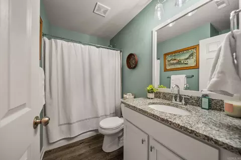 Bath - 1015 Okeefe Ave, Conway, AR 72032 photo 3 of 3