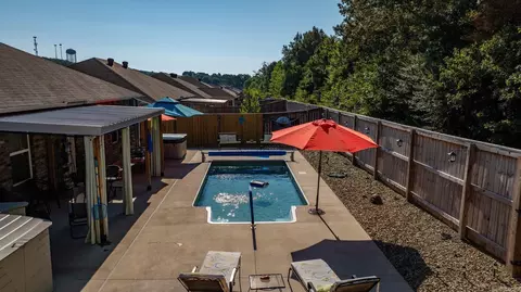 Exterior - 1015 Okeefe Ave, Conway, AR 72032 photo 6 of 17