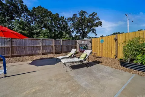 Exterior - 1015 Okeefe Ave, Conway, AR 72032 photo 13 of 17