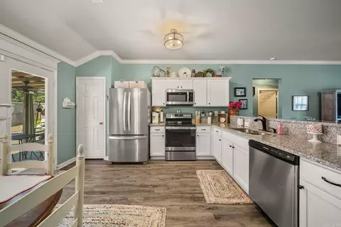Kitchen - 1015 Okeefe Ave, Conway, AR 72032 photo 2 of 4