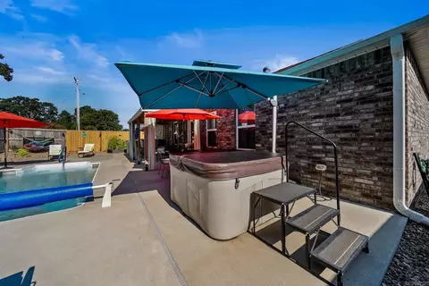 Exterior - 1015 Okeefe Ave, Conway, AR 72032 photo 16 of 17