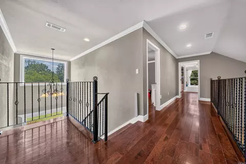 Entry Way - 703 Beaver Lakes Rd, Malvern, AR 72104 photo 4 of 5