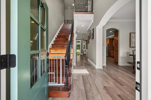 Entry Way - 703 Beaver Lakes Rd, Malvern, AR 72104 photo 1 of 5