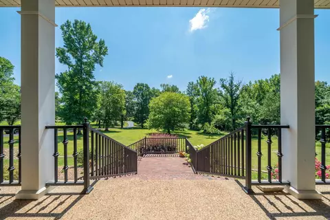 Exterior - 703 Beaver Lakes Rd, Malvern, AR 72104 photo 4 of 11
