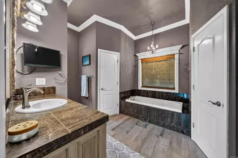Bath - 703 Beaver Lakes Rd, Malvern, AR 72104 photo 3 of 7