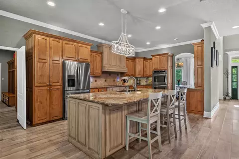 Kitchen - 703 Beaver Lakes Rd, Malvern, AR 72104 photo 2 of 5