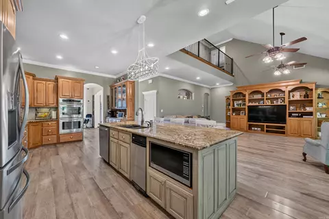 Kitchen - 703 Beaver Lakes Rd, Malvern, AR 72104 photo 5 of 5