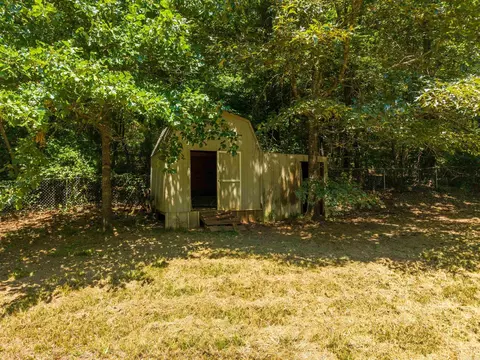 Exterior - 703 Beaver Lakes Rd, Malvern, AR 72104 photo 8 of 11