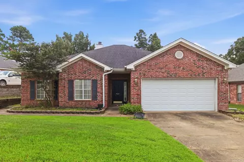 167 Diamond Pointe Dr, Maumelle, AR 72113