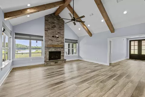 Living - 35 Helen Cir, Austin, AR 72007 photo 3 of 4