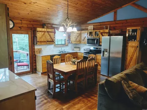 Kitchen - 300 Arrow Head, Mountain View, AR 72560 photo 1 of 2