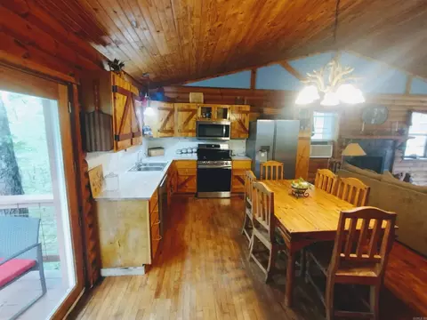 Kitchen - 300 Arrow Head, Mountain View, AR 72560 photo 2 of 2