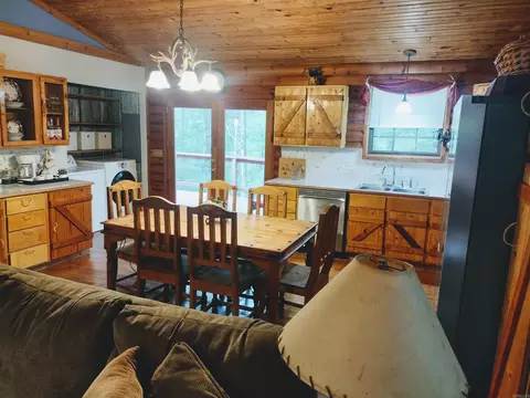 Dining - 300 Arrow Head, Mountain View, AR 72560 photo 1 of 1