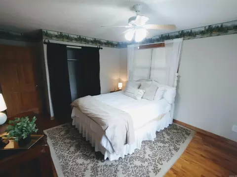 Bedroom - 300 Arrow Head, Mountain View, AR 72560 photo 4 of 10