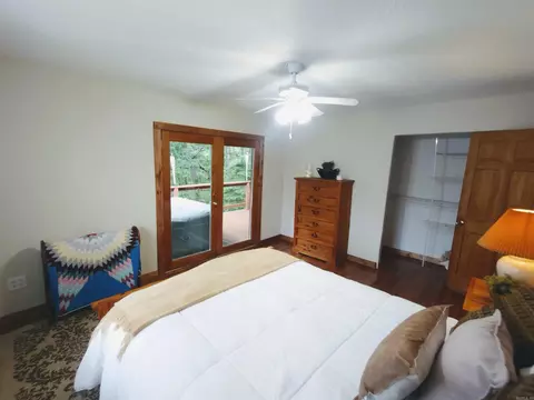 Bedroom - 300 Arrow Head, Mountain View, AR 72560 photo 5 of 10