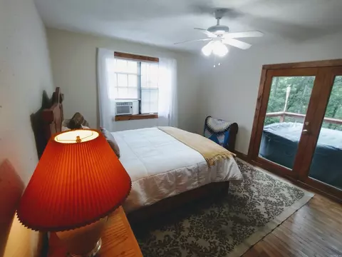 Bedroom - 300 Arrow Head, Mountain View, AR 72560 photo 8 of 10