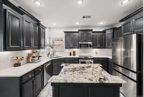 Kitchen - 16 Oak Tree Cir, Conway, AR 72032 photo 3 of 11