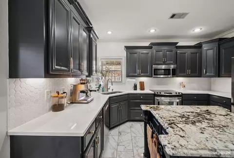 Kitchen - 16 Oak Tree Cir, Conway, AR 72032 photo 5 of 11