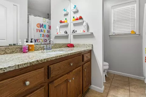 Bath - 2902 Millbrook Dr, Benton, AR 72015 photo 2 of 2