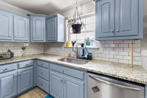 Kitchen - 2902 Millbrook Dr, Benton, AR 72015 photo 3 of 4
