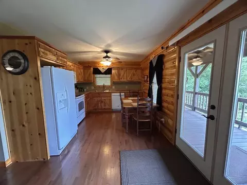 Kitchen - 22 Sylamore Vis, Mountain View, AR 72560 photo 2 of 2