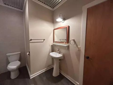 Bath - 22 Sylamore Vis, Mountain View, AR 72560 photo 3 of 4