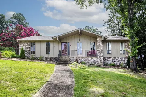 29 Coachlight Dr, Little Rock, AR 72227