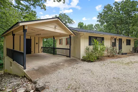 1 Boanna Dr, Cherokee Village, AR 72529