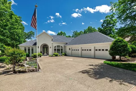 5 Granada Ln, Hot Springs Village, AR 71909