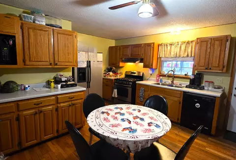 Kitchen - 309 Pitard Loop, Mountain View, AR 72560 photo 1 of 3