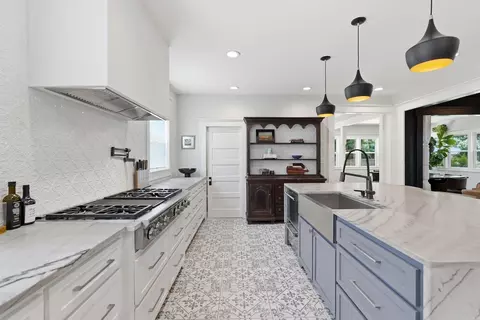 Kitchen - 1620 Robinson Ave, Conway, AR 72034 photo 6 of 8