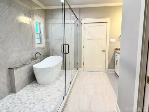 Bath - 1530 Lands End Dr, Conway, AR 72034 photo 1 of 3