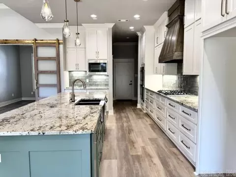 Kitchen - 1530 Lands End Dr, Conway, AR 72034 photo 2 of 2