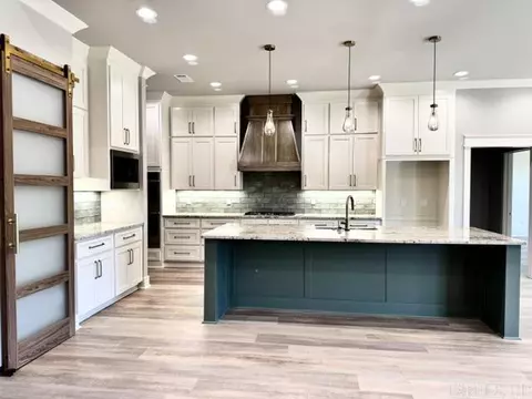Kitchen - 1530 Lands End Dr, Conway, AR 72034 photo 1 of 2