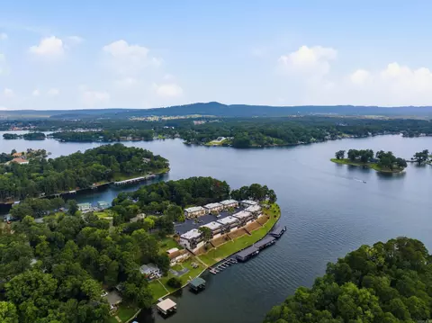 1250 Twin Points Rd, Hot Springs, AR 71913