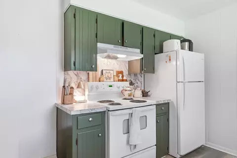 Kitchen - 401 Durham St, Conway, AR 72032 photo 2 of 2