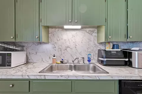 Kitchen - 401 Durham St, Conway, AR 72032 photo 1 of 2