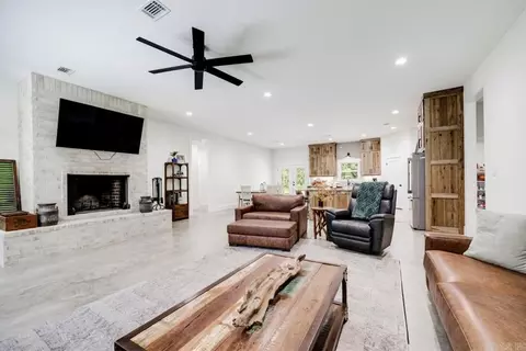 Living - 86 Hwy 36, Conway, AR 72032 photo 1 of 4