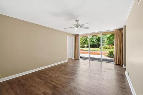 Living - 31 Longmeadow, Pine Bluff, AR 71603 photo 6 of 8
