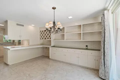 Dining - 31 Longmeadow, Pine Bluff, AR 71603 photo 2 of 2