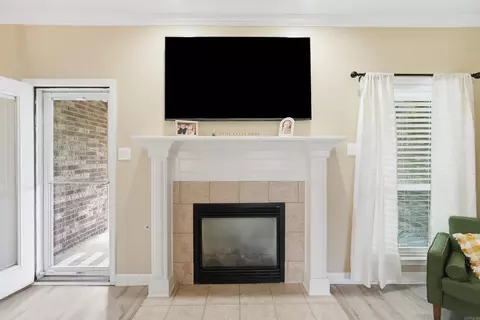 Entry Way - 35 Applewood Dr, Cabot, AR 72023 photo 1 of 4